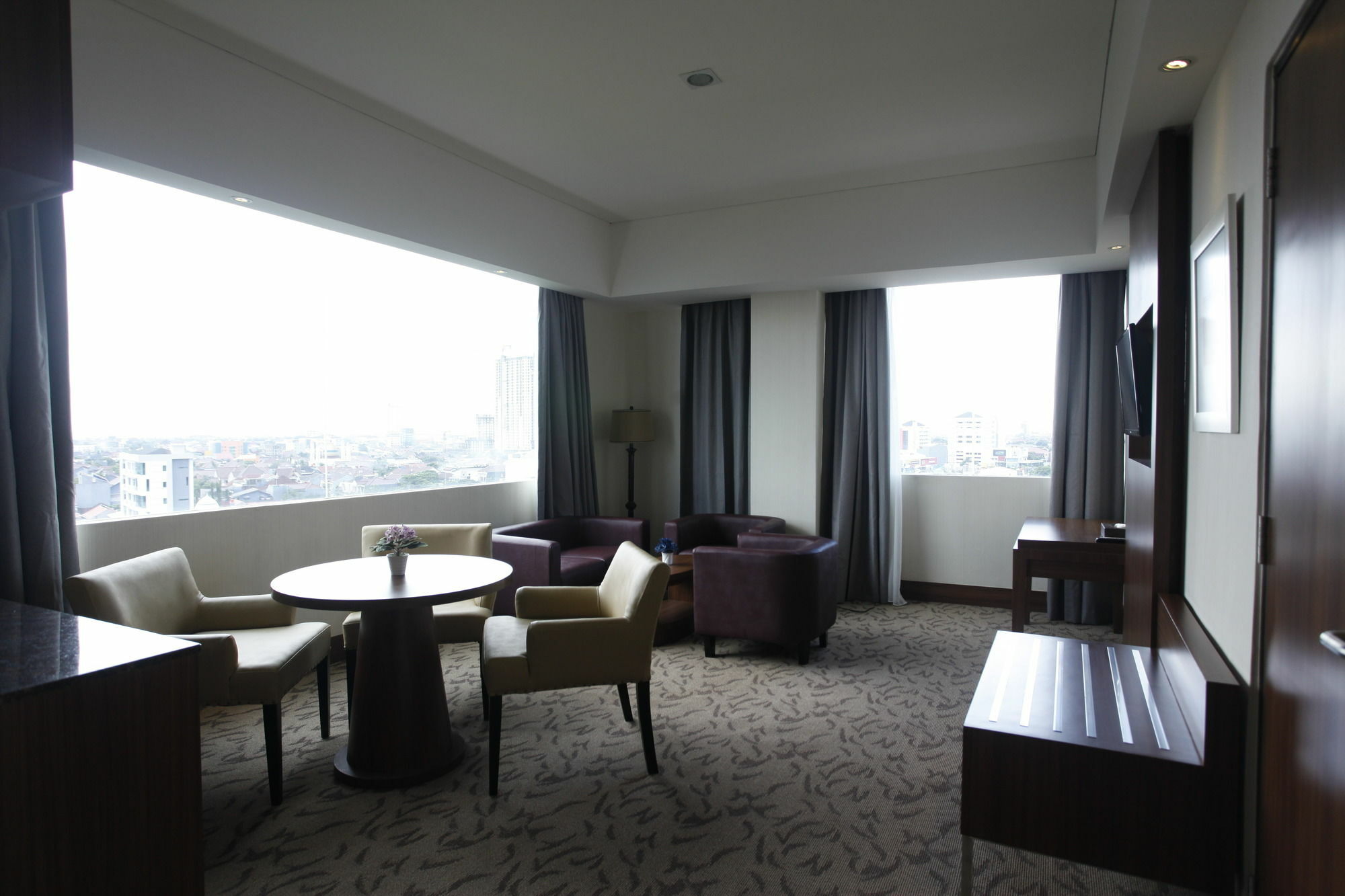 Demelia Hotel Makassar Bagian luar foto